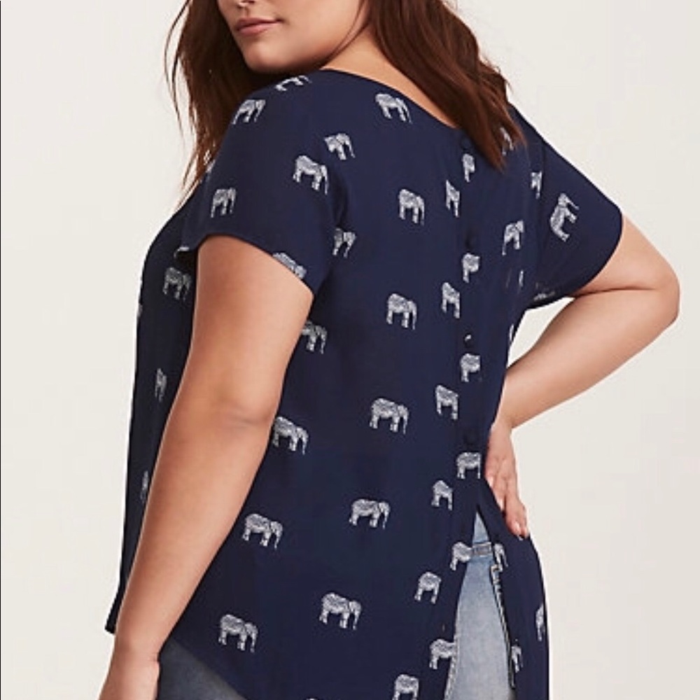 Torrid size 3 button back elephant top